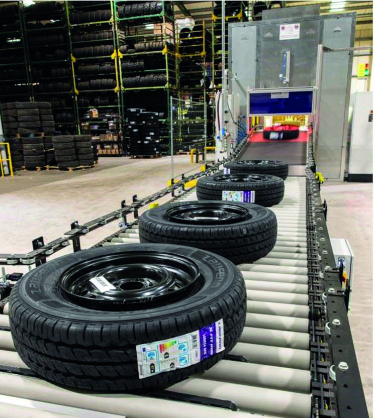  Fördersystem für die Reifenbefüllung bei Tyre-Line.