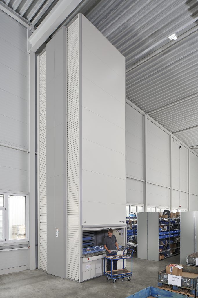  Mit einer Höhe von über 9m stellt der Hänel Lean-Lift eine große Lagerkapazität zur Verfügung. In EcoDrive-Ausführung ist der Lean-Lift eine energieeffiziente und nachhaltige Investition.